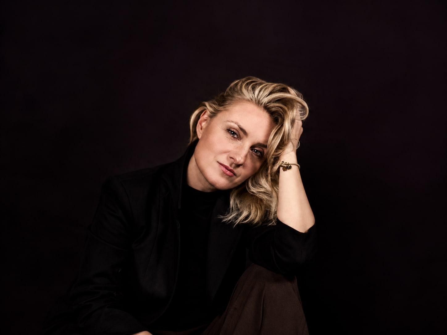 Portrait de Karolina Pierscieniak, photographe de mariage.